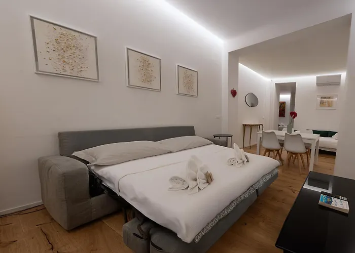 Apartament La Dolce - Luxury Stylish Flats In Trastevere 70-90sqm *